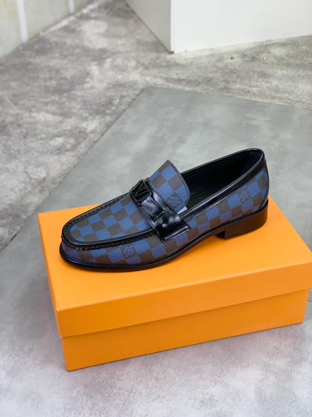 Men's men's shoes 💰P520 New style 💶[LOUIS VUITTON] Water-dyed Niuli Original order New style 🍀LV Louis Vuitton *——Top version of LV classic leather shoes! Made of imported original calfskin, original leather side strips and wear-resistant high-end rubber outsole! High quality products! Color: Black optional Size: 39-44 (45 customized)